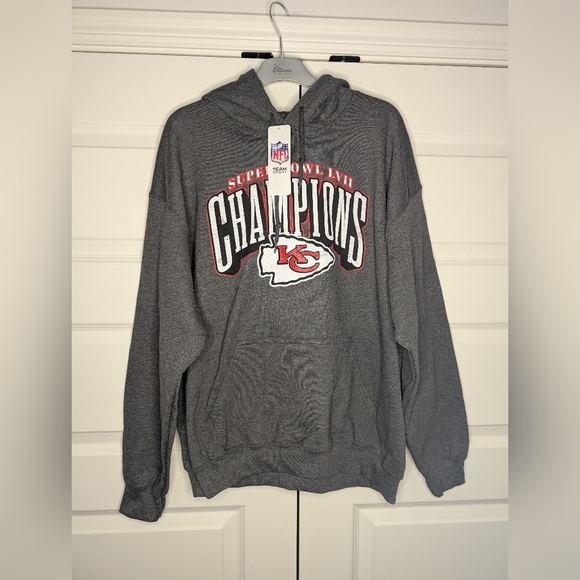 NFL Other - NWT NFL Team Apparel Gray Large Chiefs Super Bowl LVII Champions